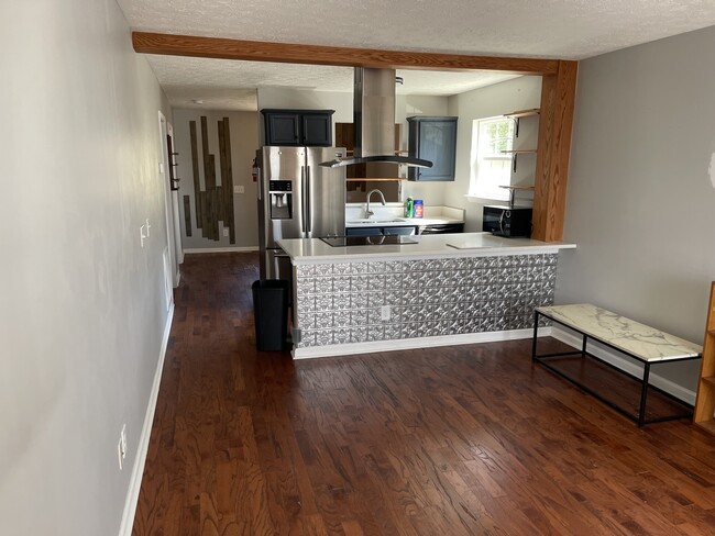 Building Photo - 1513 Luton St