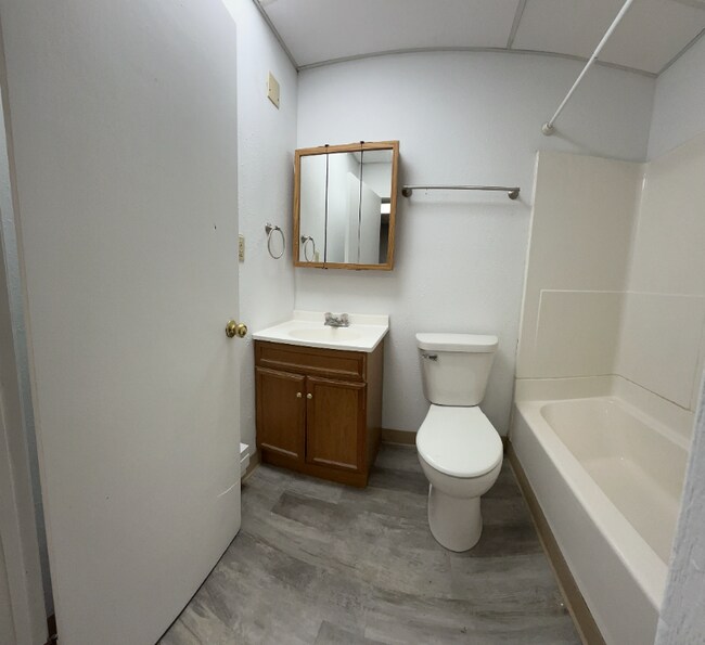 Foto del edificio - 118 Conley Ave S