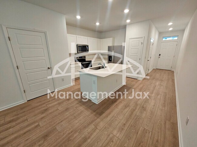 Foto del edificio - 5918 Ortega Lk Dr