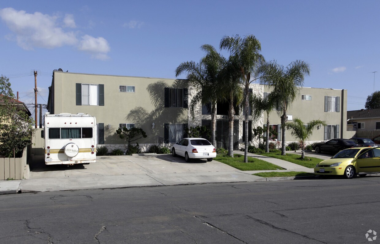 Foto del edificio - 4663 Kansas St