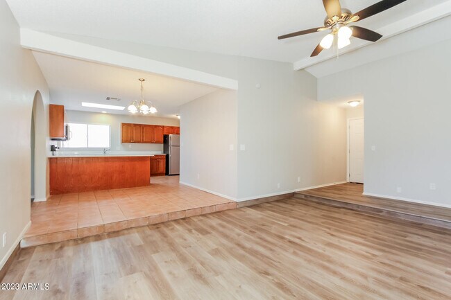 Foto del edificio - 6127 W Nancy Rd