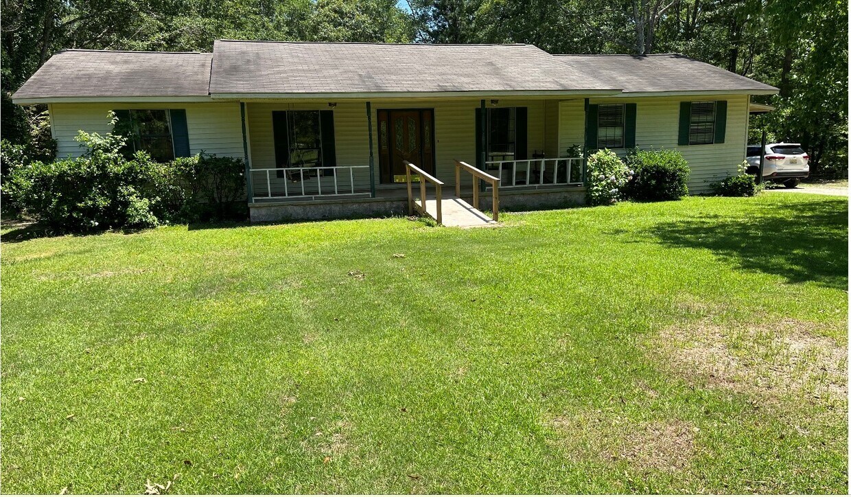 520 Lee Road 115, Opelika, AL 36804 House for Rent in Opelika, AL