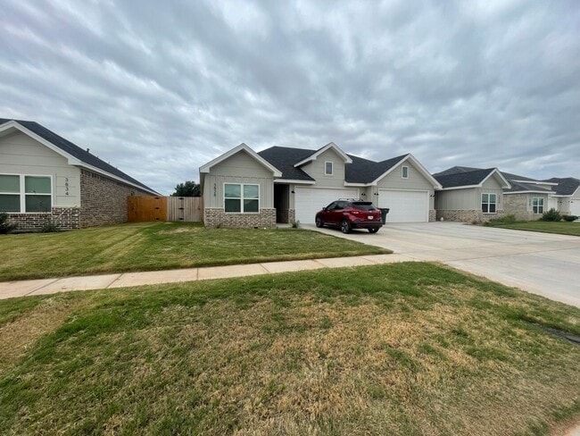 Building Photo - Newly Build Southside Three Bedroom Home
