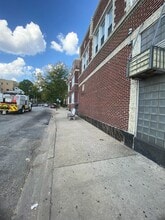 Building Photo - 5960 W Roosevelt Rd