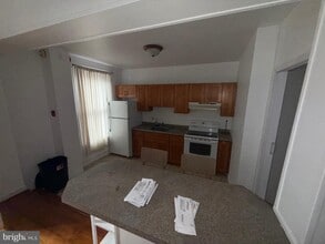 Building Photo - 600 E Girard Ave