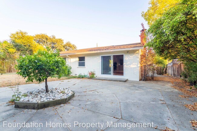 Building Photo - 3 br, 2 bath House - 480 Quietwood Dr.
