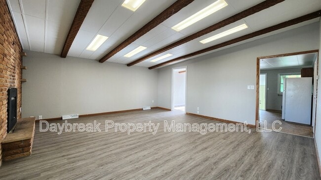 Building Photo - 729 14th St N