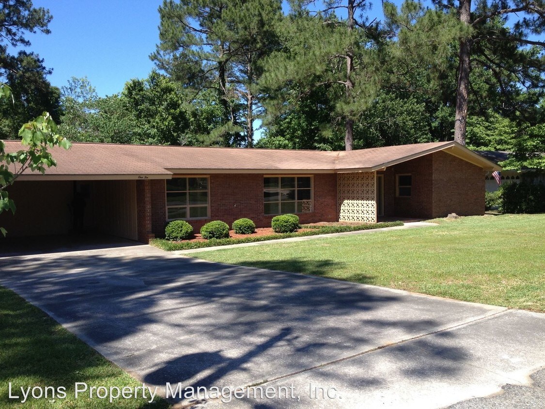 Primary Photo - 3 br, 2 bath House - 110 FAIRWAY DR