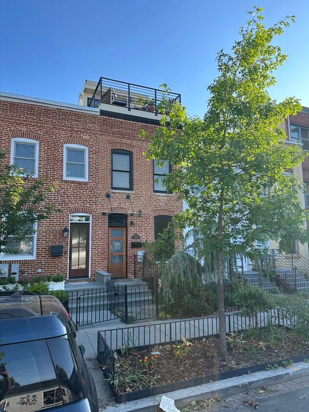 Primary Photo - 1007 V St NW