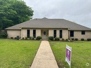Building Photo - 4020 Brandyn Pl