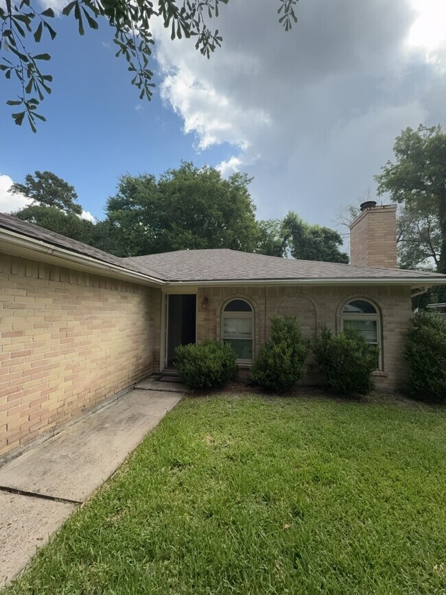 Building Photo - 23238 Wintergate Dr