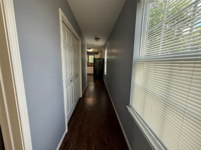 Building Photo - 2308 Auburndale St