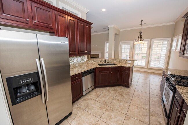 Foto del edificio - 627 Carpenter Way