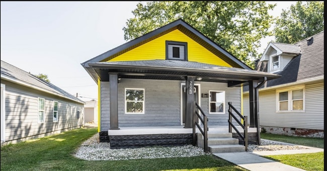 Newly Remolded Two Bedroom Home Located near 21st Street and Riverside Dr - Section8 Welcomed - Newly Remolded Two Bedroom Home Located near 21st Street and Riverside Dr - Section8 Welcomed