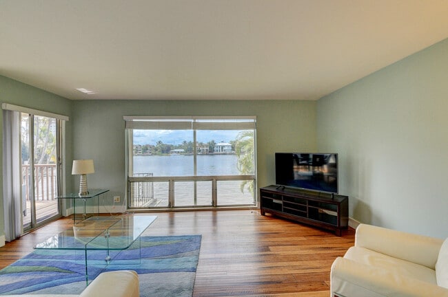 Building Photo - 414 Seasage Dr