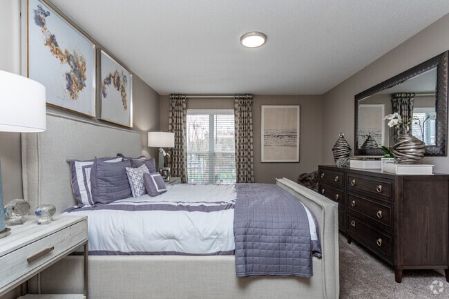 2HAB, 2BA - 1,002 ft² - Montrose Berkeley Lake