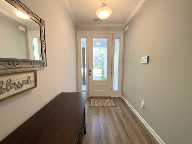 Foto del edificio - Welcome to Lake Life! Four Bedroom, Single...