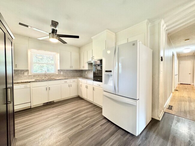 Building Photo - Adorable 3 Bedroom Kernersville home with ...