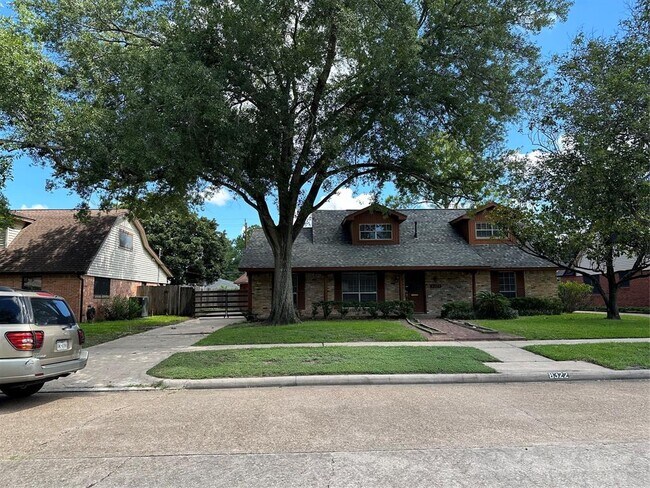 Building Photo - 8322 Edgemoor Dr