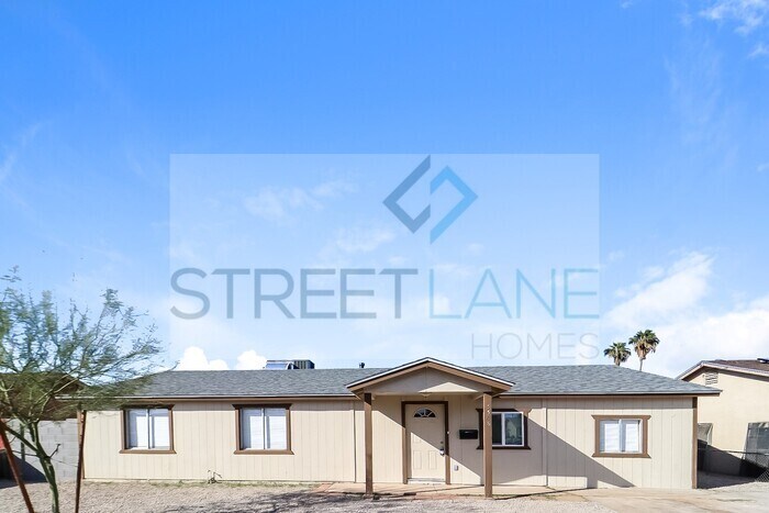 Primary Photo - Charming 5 Bedroom in Phoenix!