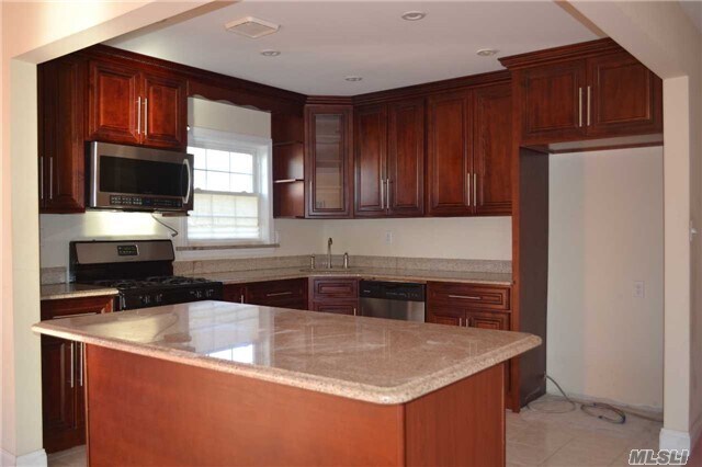 Foto del edificio - 140-35 248th St