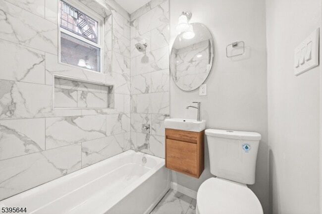 Building Photo - 57 Henry St