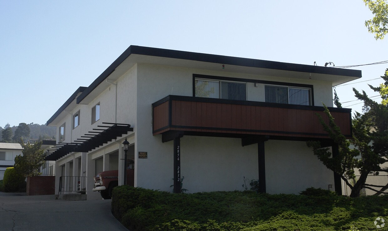 Foto principal - 2852-2856 Carmel St
