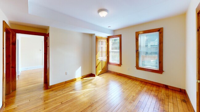 Foto del edificio - 32 Martland Ave