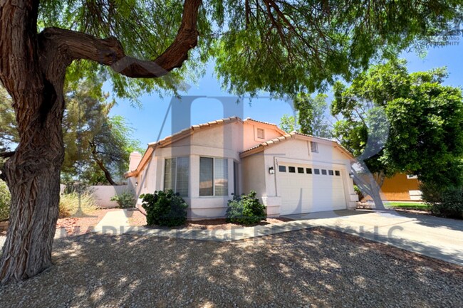 Foto del edificio - 3Bed/2Bath House at 51st Ave/Loop 101! $399 MOVE-IN SPECIAL! Move-In Ready on 01/08/2026!