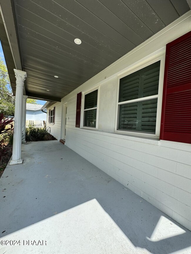 Building Photo - 28 Mayfield Cir