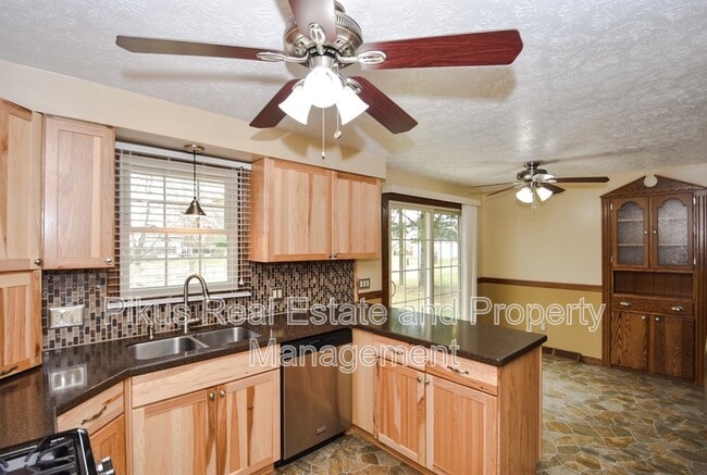 Foto del edificio - 1932 Otterbin St