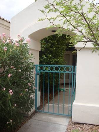 Building Photo - 15874 S 11th Pl