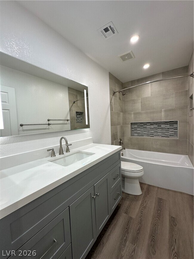 Foto del edificio - 1515 Emerald Peak Ave
