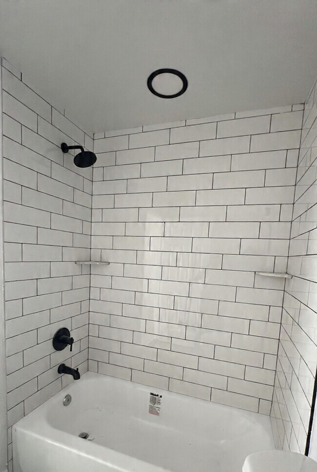 Foto del edificio - 1132 W 8th St
