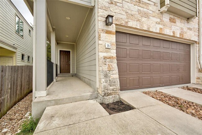 Building Photo - 3305 Thomas Kincheon St