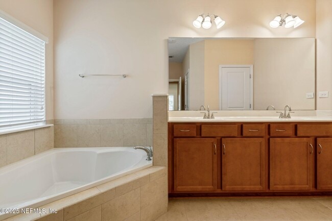 Building Photo - 224 Sanctuary Dr
