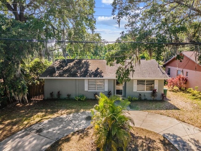 Building Photo - 9616 N Oklawaha Ave