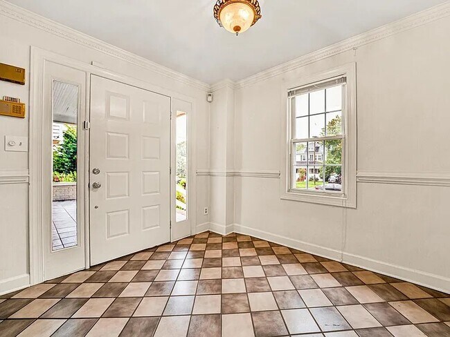 Foto del edificio - 2509 Rosalind Ave SW