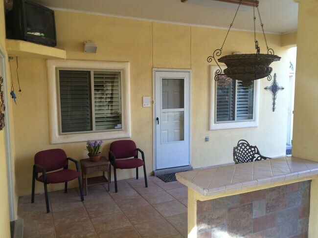 Building Photo - 517 Shadow Willow Dr
