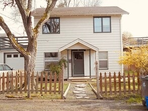 Building Photo - 2437 Miami Ln