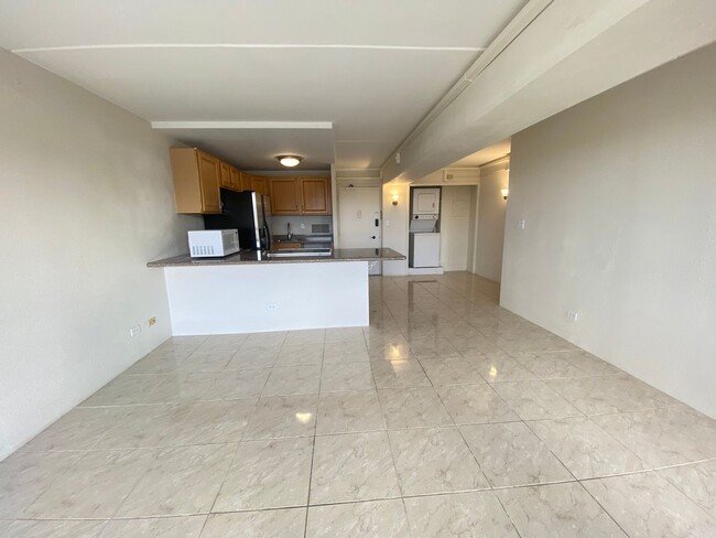 Foto del edificio - Breezy 1 bed, 1 bath, 1 parking unit with ...