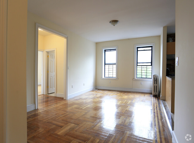 Living Room 2br - 7 E Gun Hill Rd