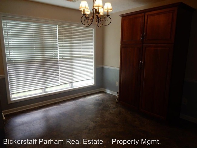 Building Photo - 3 br, 2 bath House - 5812 Gleneden Drive