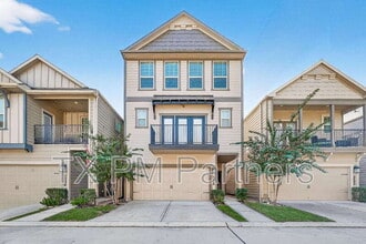 Building Photo - 10949 Cannes Memorial Dr