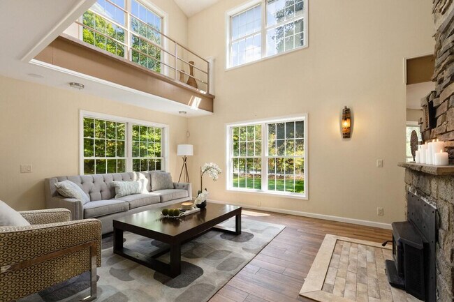 Foto del edificio - 338 Clove Rd