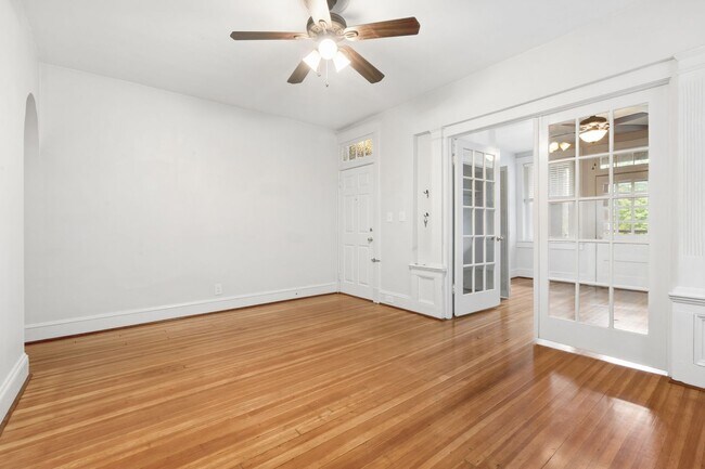 Foto del edificio - Beautiful Ghent Condo for Rent !