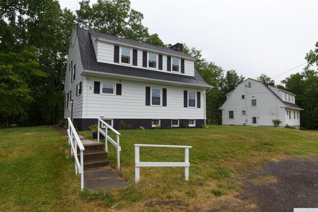 Building Photo - 426 Spook Rock Rd