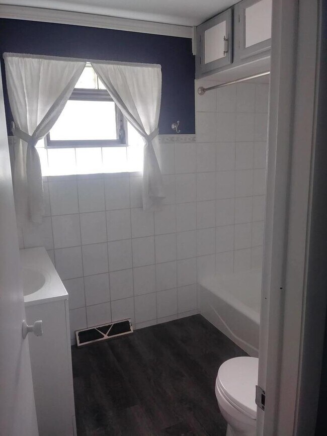 Foto del edificio - 3617 W 121st St