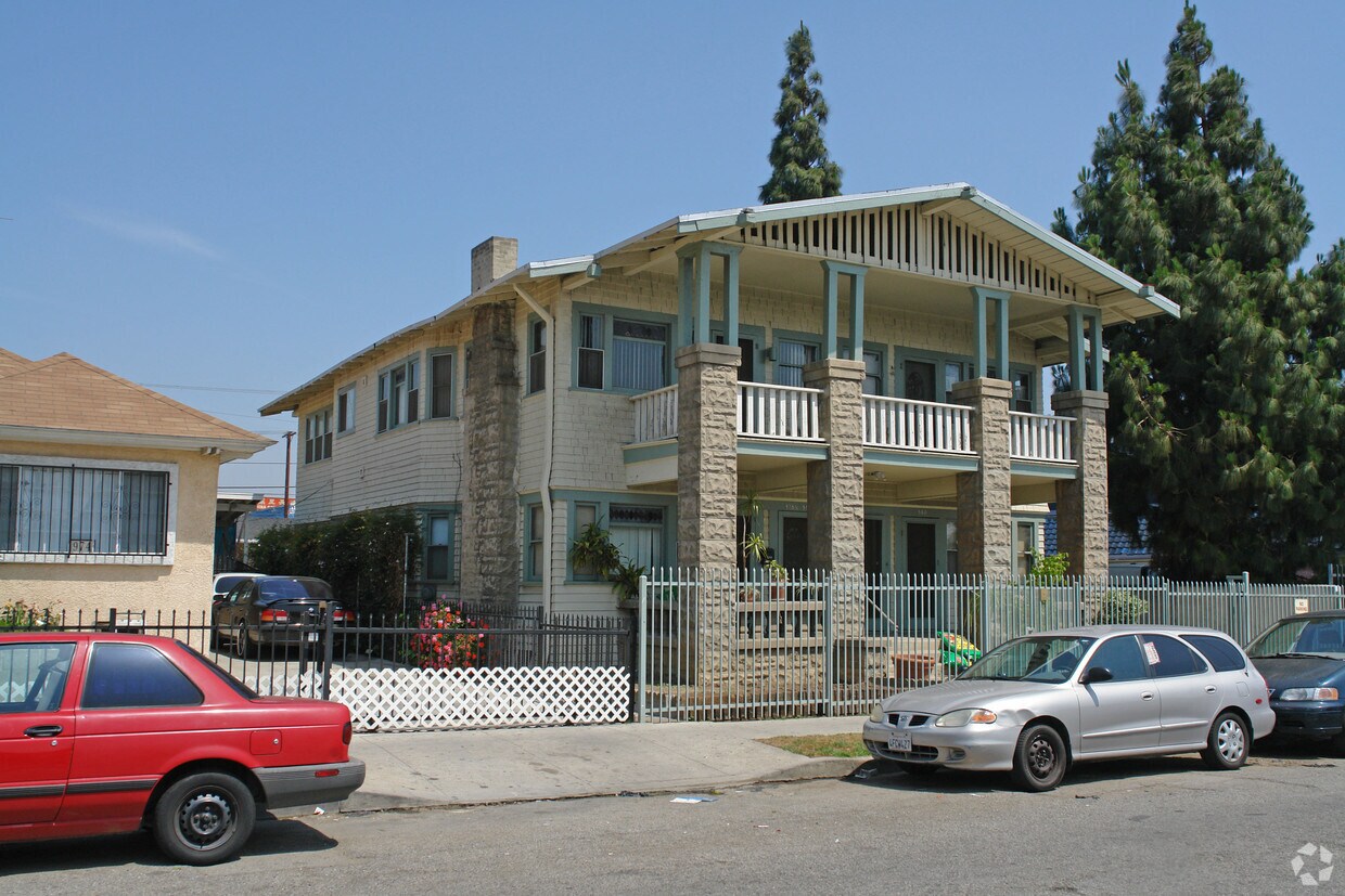 Primary Photo - 978 Fedora St
