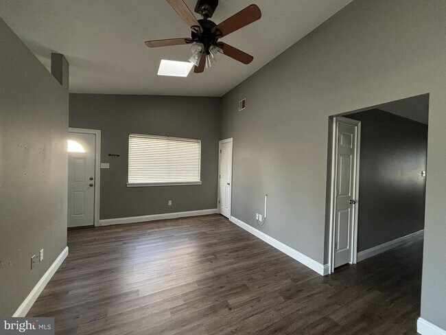 Building Photo - 41 Libra Ln